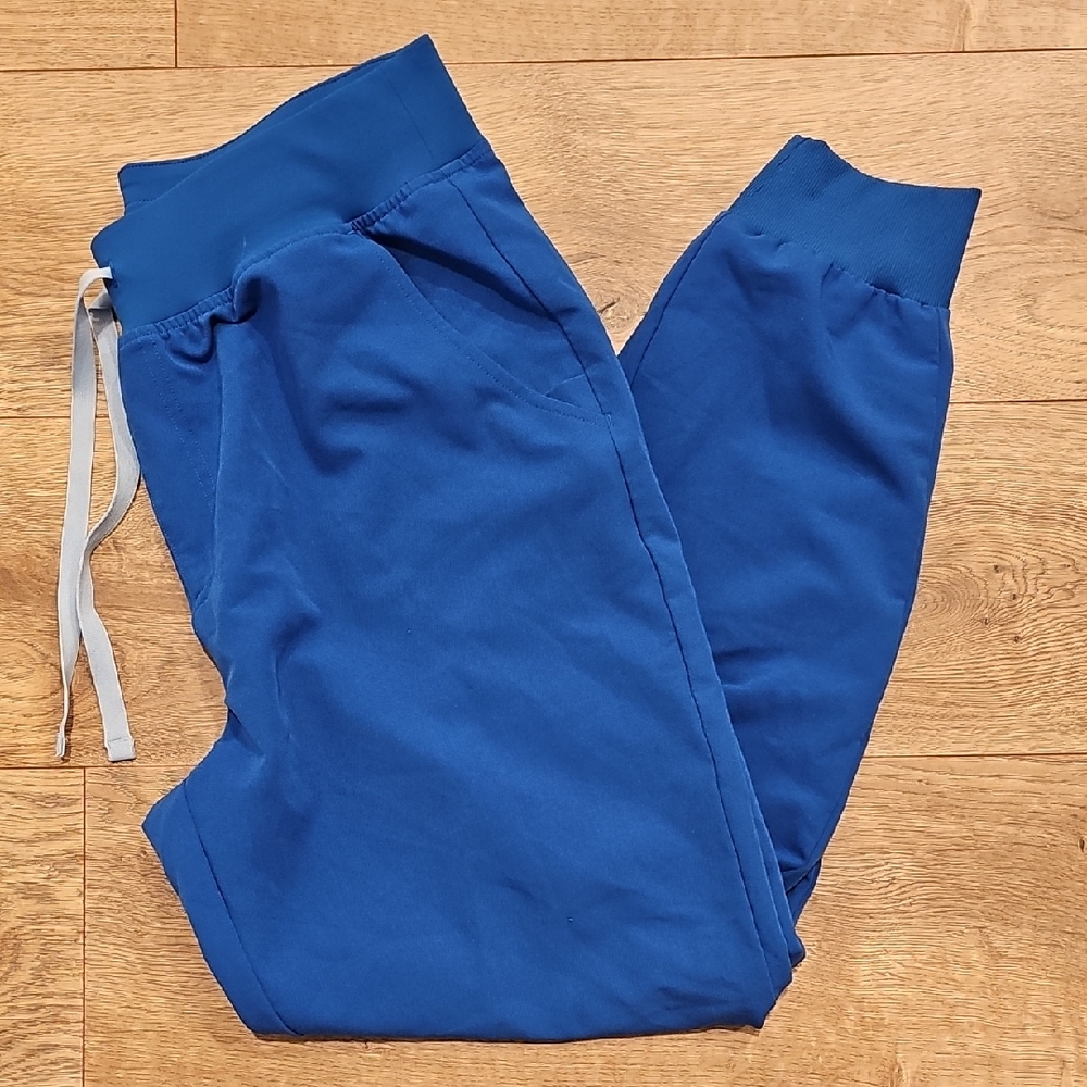 Figs Technical Collection Blue Cargo Scrubs Pant Size Large. Like New